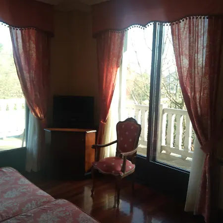 Hotel Pazo De Monterrei 3*